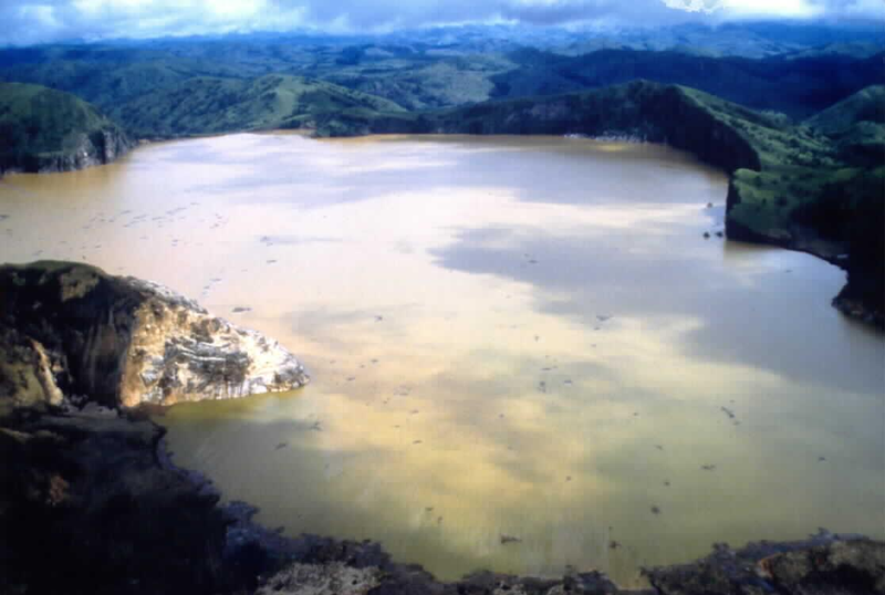 El lago Nyos. Wikimedia Commons